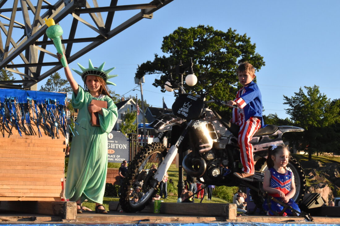 Communities combined: Annual Bridgefest draws crowds to Hancock ...